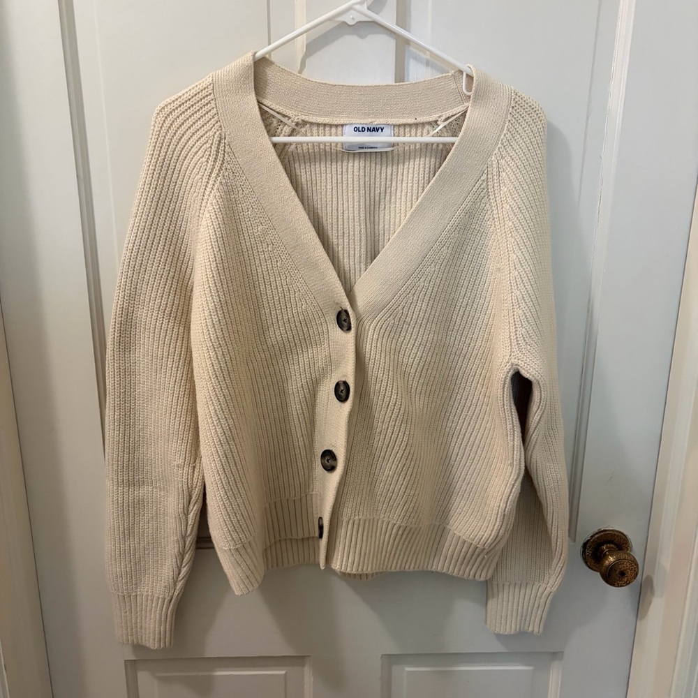 Old Navy Cream V-Neck Button Cardigan Sweater Size M